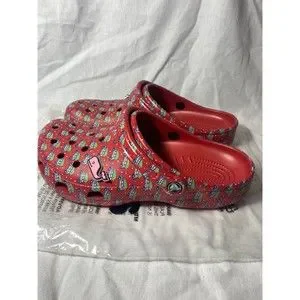 ?? Crocs ✨Classic Clog Slip On✨Vineyard Vines Holiday Collab ✨Red ✨Size m8 w10 Crocs M8 W10 Classic Vineyard Vines Clogs with Whale Jibbitz  main image 3